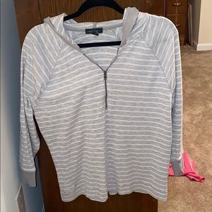 XL gray and white top